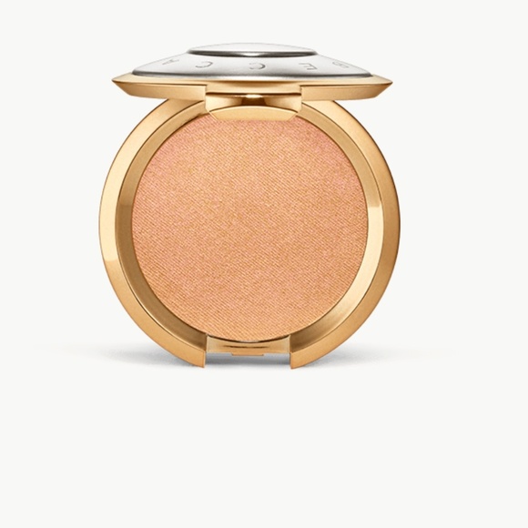BECCA Other - BECCA Light Chaser Highlighter Champagne Dream